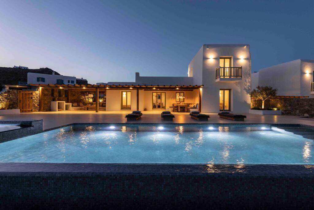 Villa Stephanie With Heated Pool, By Red Windmill Villas Mykonos Town Exterior photo